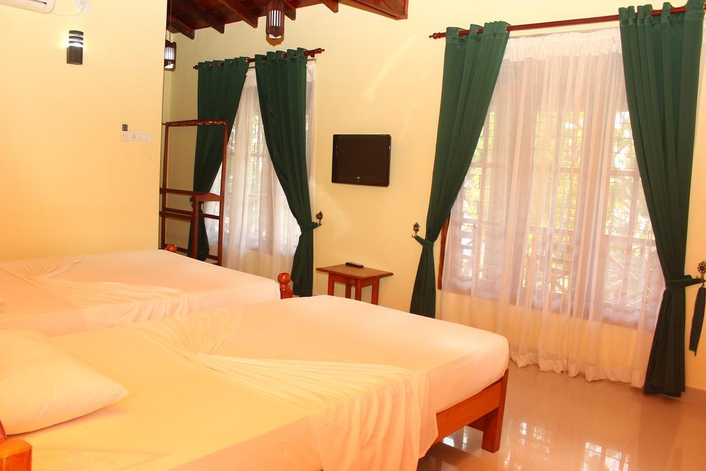 Wila Safari Hotel Tissamaharama Bilik gambar
