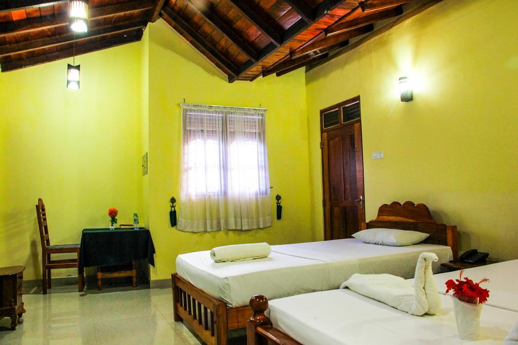 Wila Safari Hotel Tissamaharama Luaran gambar
